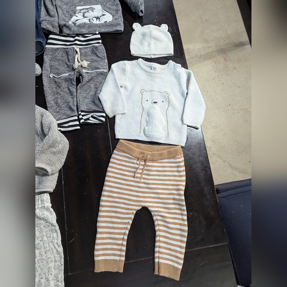 Baby Boy 18M Winter Clothing Bundle - Cat & Jack, Carters, Amazon - Picture 4 of 11